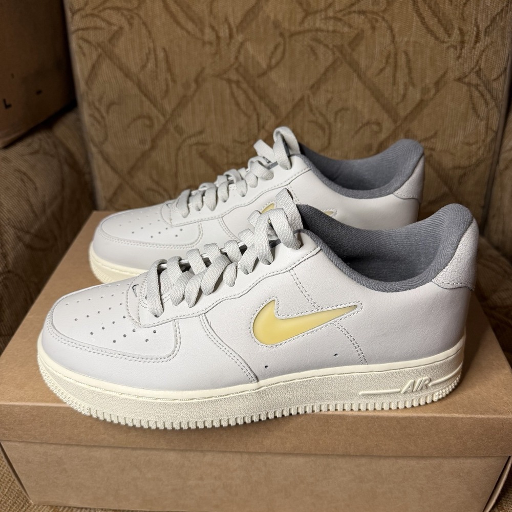 Nike Air Force 1 '07 LX DC8894-001 Light Bone Pale Vanilla 2022 Size 8.5 VNDS!